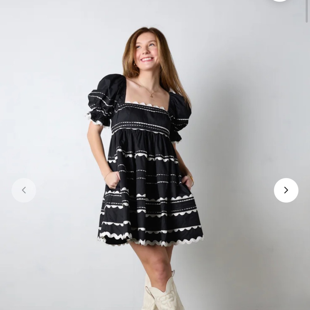 VESTIQUE Jeanie mini dress. New with tags